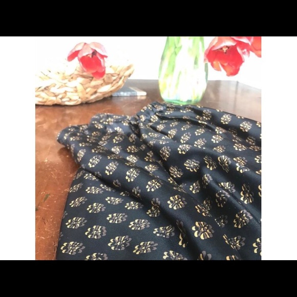 DKNY 100% Silk Black/Gold Skirt - Picture 4 of 8